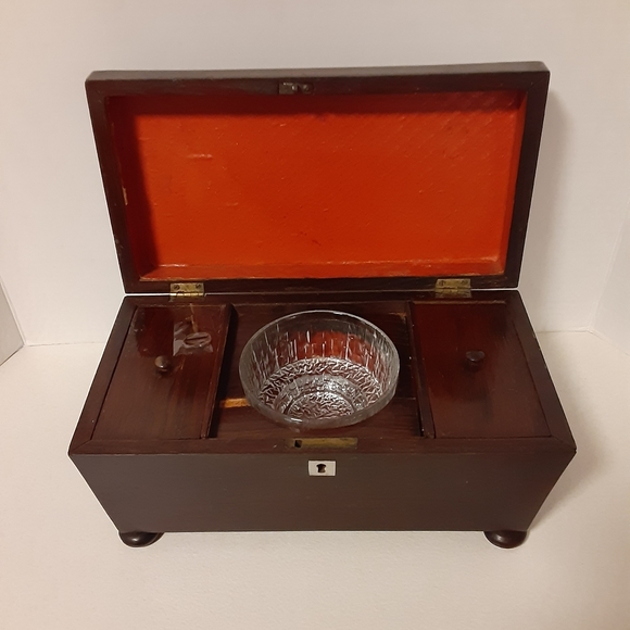 Other - ANTIQUE 1800s TEA CADDY WITH KEY AND BLENDING CUP